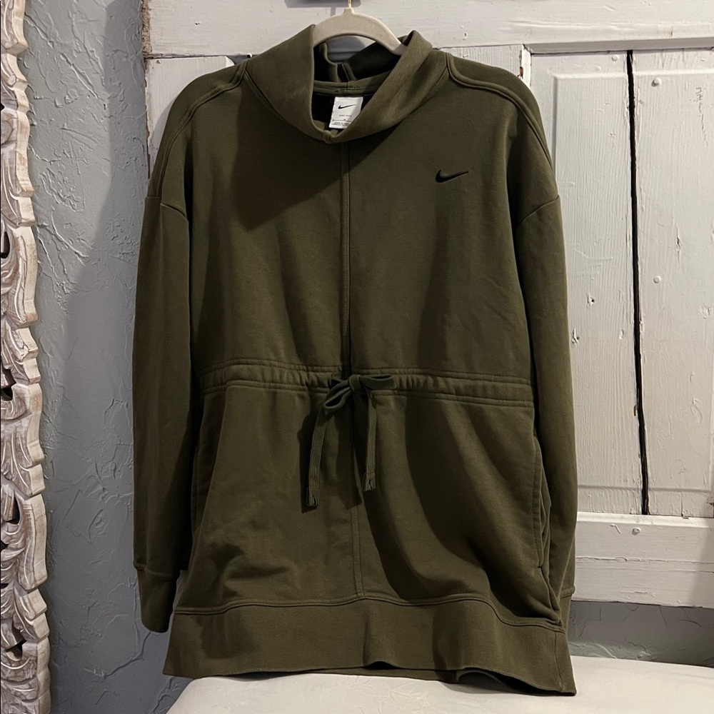 Women’s Nike Sweatshirt